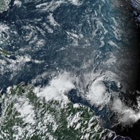 Beryl ya es huracán categoría 4 y continúa su trayectoria hacia México
