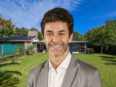Ideal para los días de verano: Mariano Martinez disfruta del jardín de su lujosa residencia