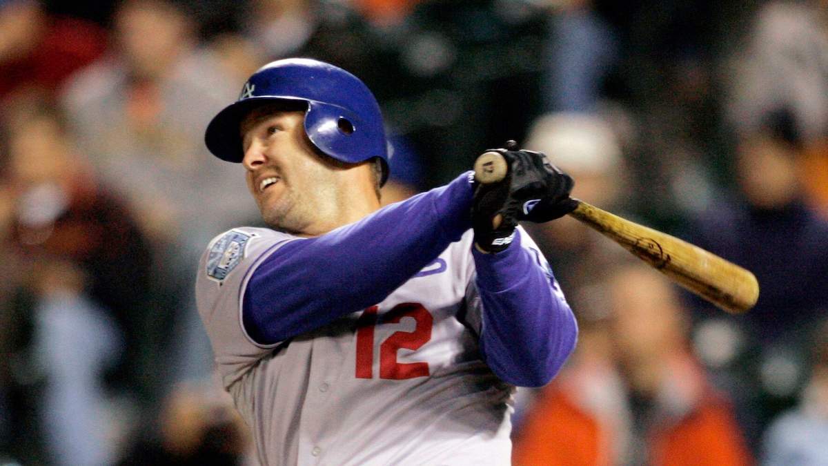 Jeff Kent, de los Dodgers de Los Ángeles, en imagen de 2008