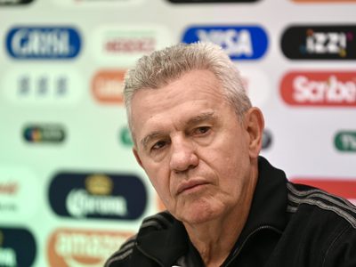“Ya déjense de dinosaurios”: Afición pide a Javier Aguirre dar oportunidad a jóvenes