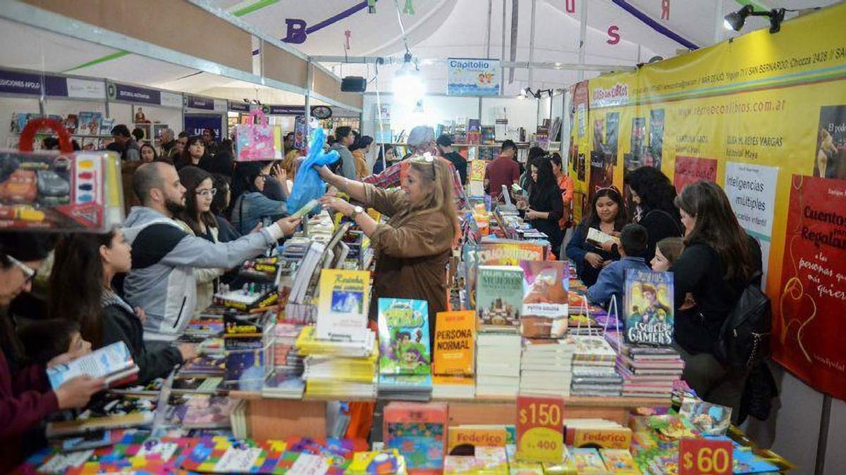 Feria del Libro, en Neuquén Capital. Fuente: (Twitter)