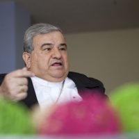 Arzobispo de Morelia sale en defensa del INE; esto le respondió el gobernador