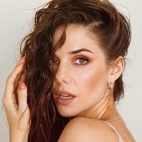 ¿Usa hilo dental? Julieta Nair Calvo no aguantó el calor y se puso esta diminuta bikini ¡Se le vio!