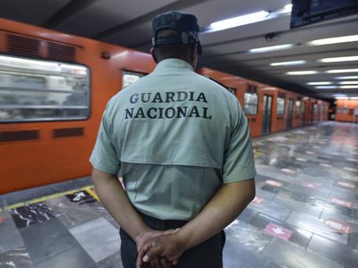 Joven es detenido en el Metro por la Guardia Nacional; oficiales involucrados serán sancionados