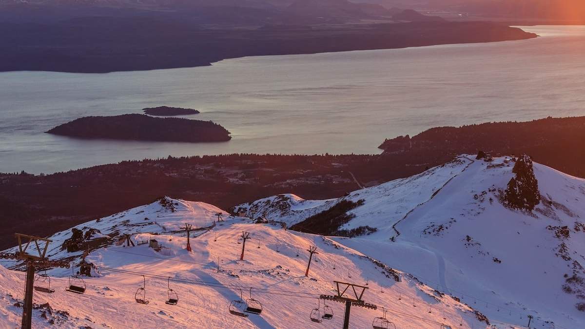 Cerro Catedral nevado, Patagonia argentina. Fuente: (Twitter)