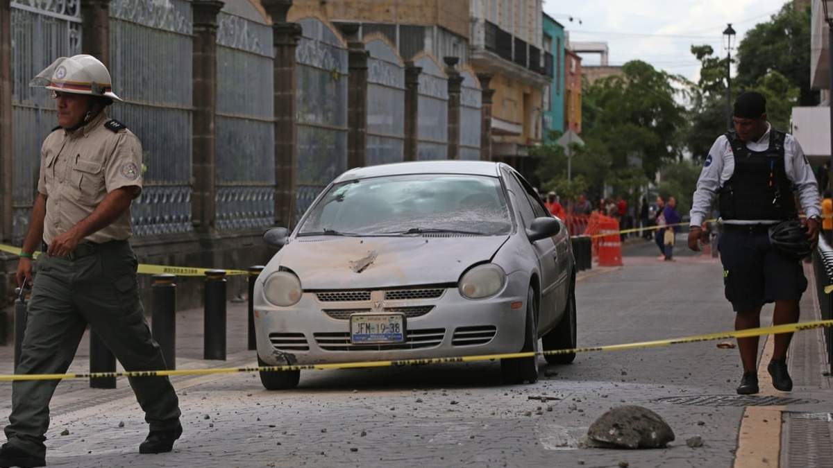 Un auto dañado