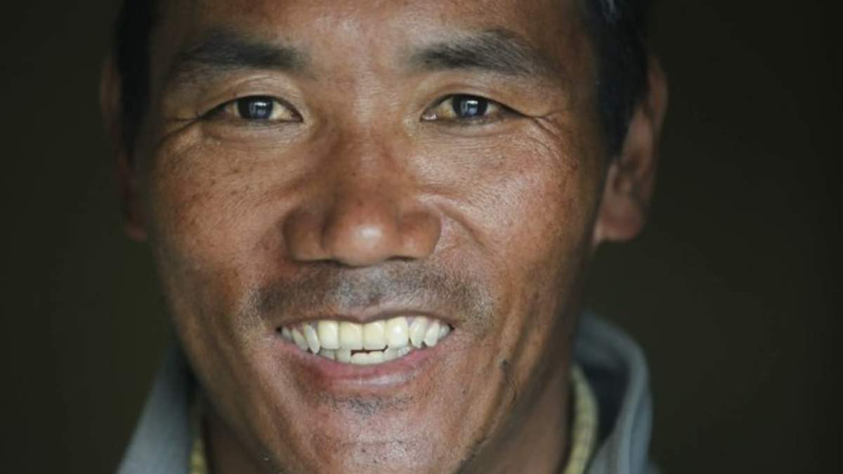 El veterano sherpa Kami Rita llegó a la cima del Everest por 28va vez