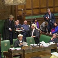 Parlamento británico aprueba ley para activar el Brexit