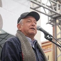 López Obrador ofrece disculpas a intelectuales como Krauze y Silva-Herzog