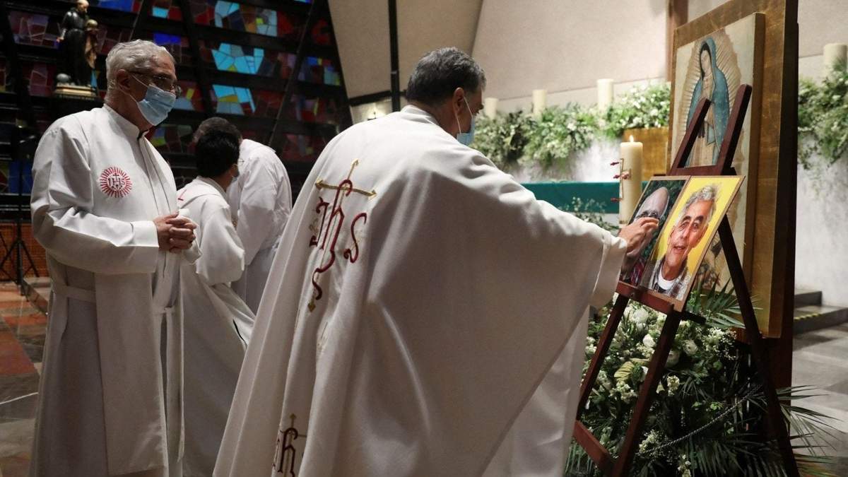 Oración por los jesuitas asesinados