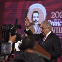 Pide AMLO a la gobernadora de Chihuahua, Maru Campos, ayudar a la entrega de libros de la SEP