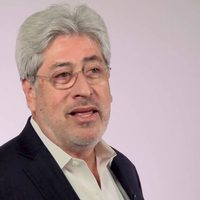 Tras su desplome, Vázquez Mota despide a su principal estratega político