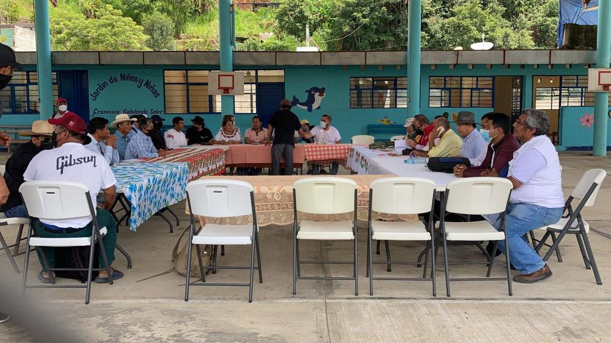 Los habitantes de la localidad sostuvieron un diálogo con funcionarios estatales y federales