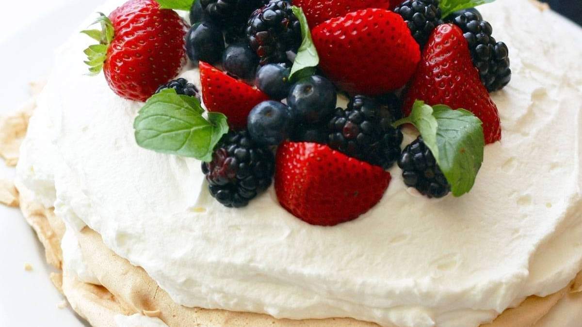 Torta Pavlova. Fuente; (Instagram)
