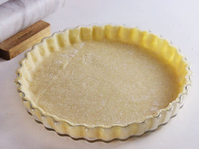 Masa de hojaldre con 4 ingredientes y mejor que la comprada: una receta económica que no vas a parar de hacer