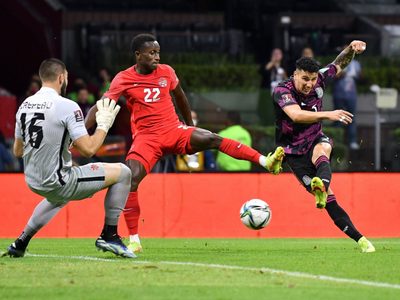México empata con Canadá, pierde liderato y aparece el grito homofóbico en el Azteca
