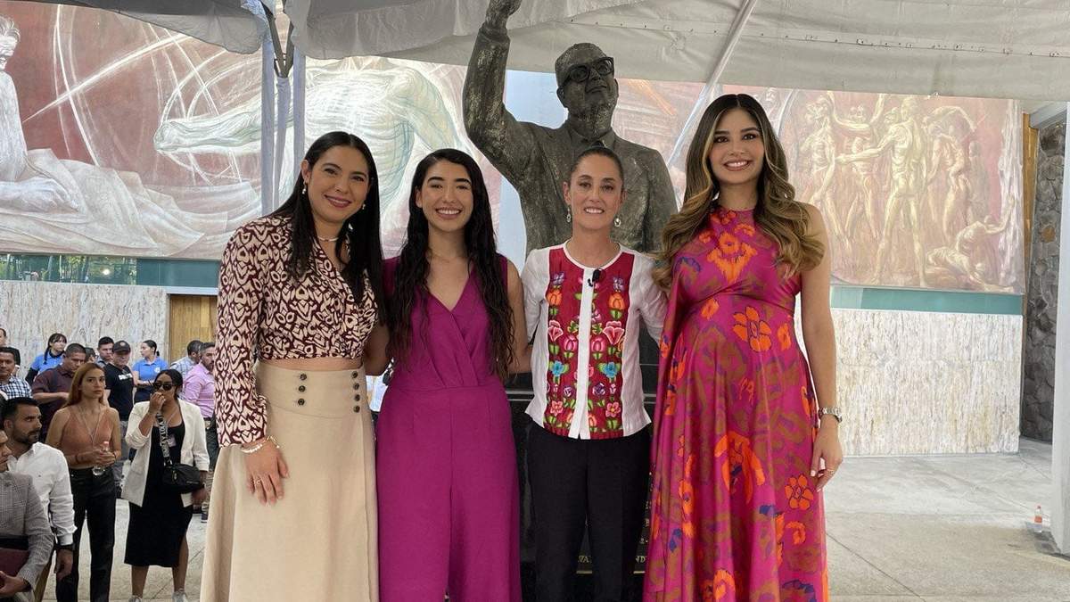 La jefa de gobierno de la Ciudad de México, Claudia Scheinbaum con Indira Vizcaíno