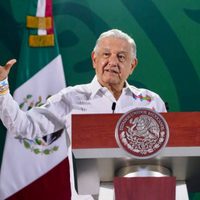 El PRI en un momento histórico: seguir en el salinismo o retomar a Cárdenas y López Mateos: AMLO
