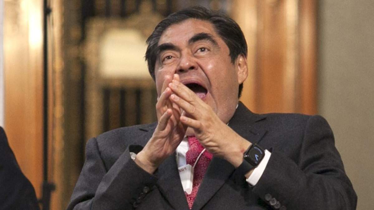 El gobernador Miguel Barbosa durante una mañanera