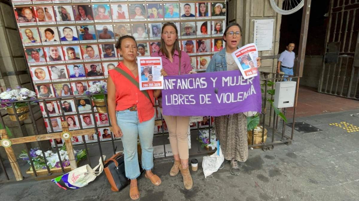 La madre del menor, Macey Ambur Lee Oehlenschlager, de origen estadunidense