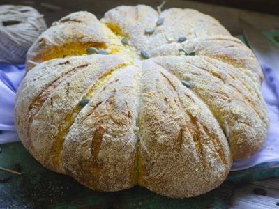 Aprovechá que está de temporada: la receta de pan de zapallo que te salva cualquier cena en minutos