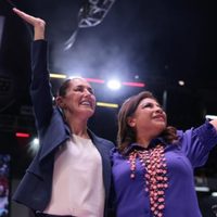 AMLO, el protagonista invisible del festejo de Brugada y Sheinbaum en la Arena México