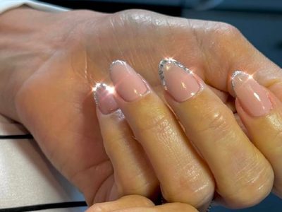 Nail Art: ponele onda a tu manicura con este diseño delicado y muy bonito que podés hacerte vos misma en casa