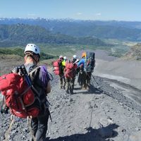 Rescataron a un montañista fracturado en el volcán Lanín