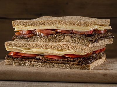 Sándwiches de miga de ternera: tu opción perfecta para estas fiestas, con el truco profesional para que queden perfectos