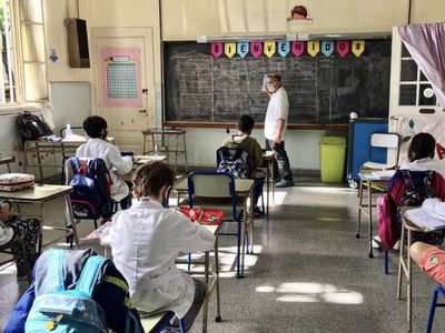 Cuándo iniciarán las clases tras el aumento de casos de coronavirus