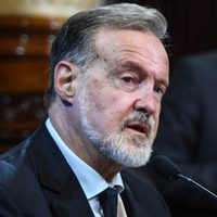 La oposición criticó los dichos del embajador chileno Rafael Bielsa y los calificó de "vergonzosos"