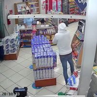 Aunque no se resistió al asalto, una cajera de Farmacias Guadalajara fue asesinada (Video)
