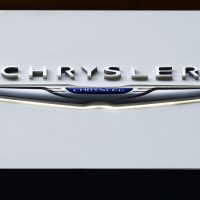 Chrysler retira del mercado más de 211 mil SUVs y camionetas debido a esta falla