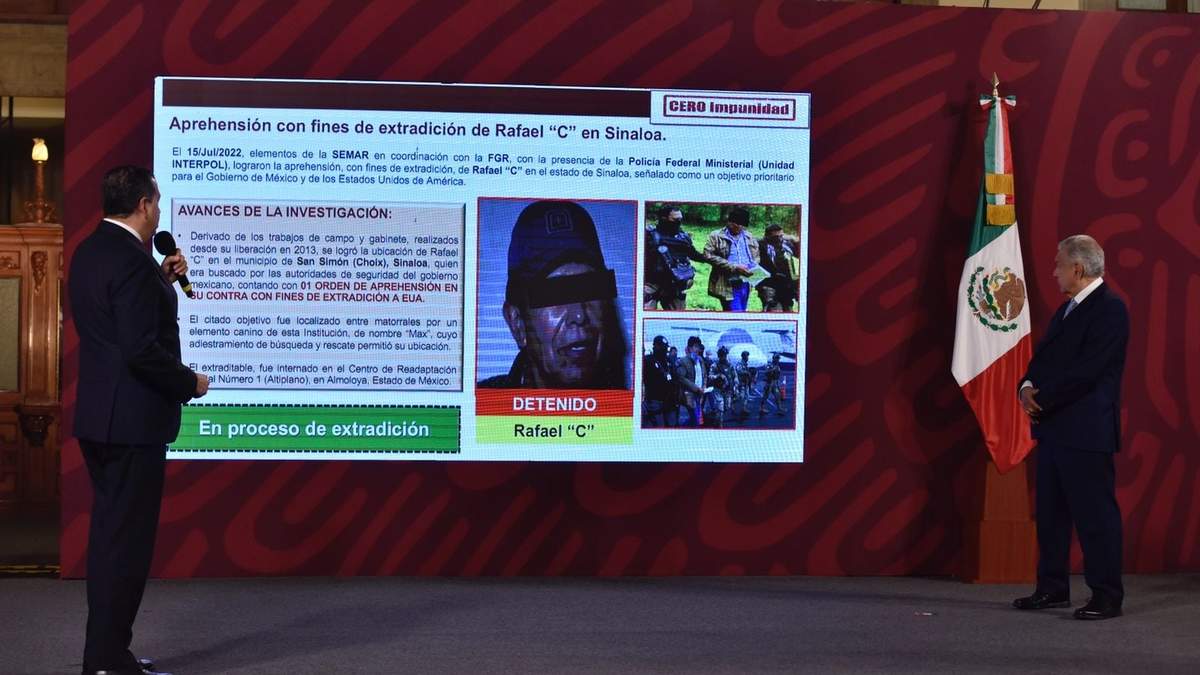 El subsecretario de Seguridad Pública, Ricardo Mejía Berdeja, con AMLO