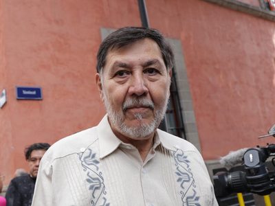 Fernández Noroña arremete contra comuneros de Tepoztlán al enterarse que no hay propiedad privada