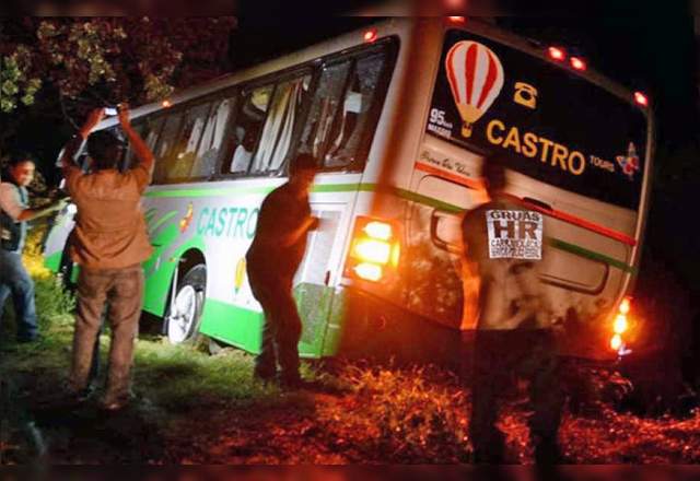 El vehículo del equipo de futbol.  "Rafagueado"