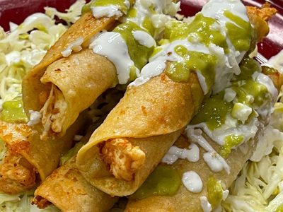 Flautas de papa y carne: la receta mexicana más fácil y rica, con un resultado crocante y tentador