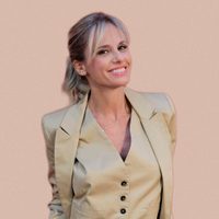 Con su estilo chic: Mariana Fabbiani presumió un look estampado e infaltable para el otoño