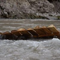 Retomaron la búsqueda del joven criancero que fue arrastrado por la corriente en el río Varvarco