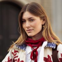 Cómo disimular las ojeras con un truco de maquillaje que cambia tu mirada