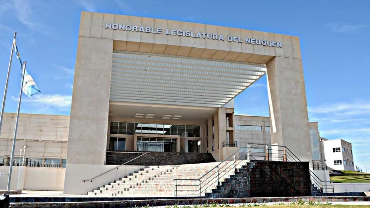 La legislatura dio luz verde al auemnto salarial en el Poder Judicial. Fuente: (AM 550)