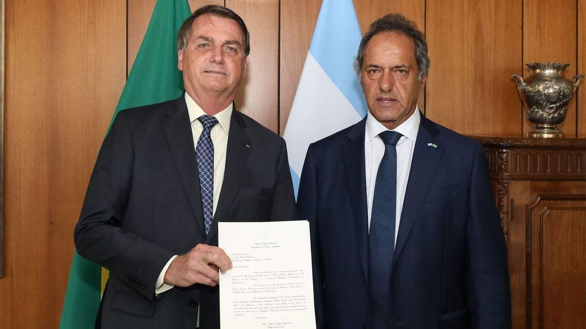 El presidente Jair Bolsonaro y el embajador argentino en Brasil, Daniel Scioli. Fuente: (Twitter)