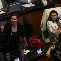 Senadores pelean por la actuación del gobierno ante el huracán Otis y la desaparición del Fonden
