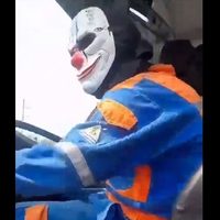 Se disfraza de payaso y con otros encapuchados intenta robar un autobús en Bogotá