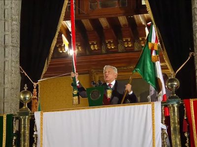 Muera la corrupción, la avaricia, el racismo y la discriminación: AMLO en su penúltimo Grito