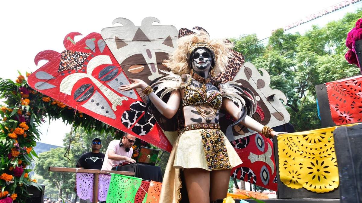 La Procesión Comunitaria por el Día de Muertos