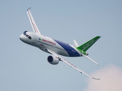 China intenta lanzar su propio avión de pasajeros, pero enfrenta turbulencias