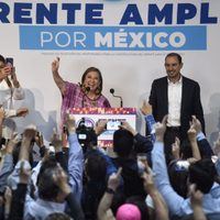 Xóchitl Gálvez se registra como aspirante a la candidatura presidencial del Frente Amplio por México