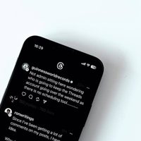 Threads introduce la acción 'swipe' para que usuarios puedan influir en lo que muestra su algoritmo