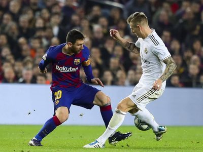 Real Madrid persigue a Lionel Messi: la marca del 10 que Barcelona intentará defender en el clásico
